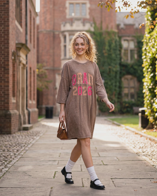 NYTHOO CLASS OF 2026 Pink Vintage Graphic Tee Dress — Unisex Back To School Campus Shirt | Plus Size Inclusive S–5XL